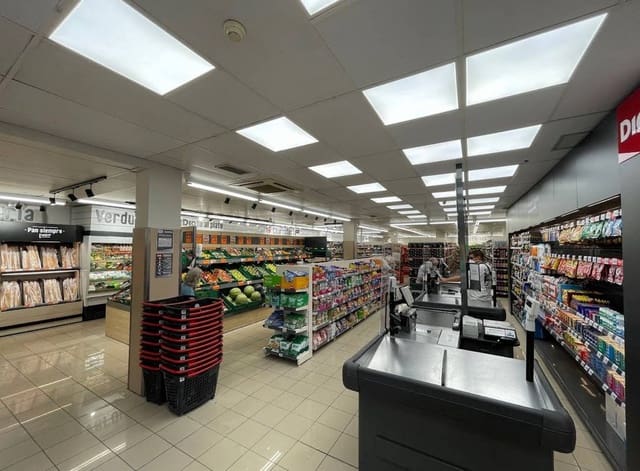 Kommersiell till salu i Madrid stad - 1 400 000 € (Ref: 9149725)