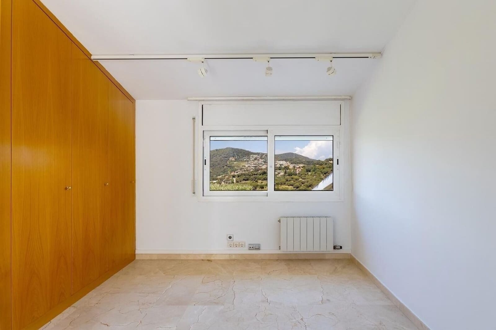 3 soverom Villa til salgs i Alella med svømmebasseng garasje - € 1 350 000 (Ref: 9153361)