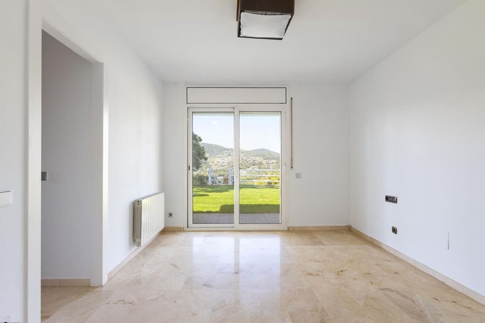 3 soverom Villa til salgs i Alella med svømmebasseng garasje - € 1 350 000 (Ref: 9153361)