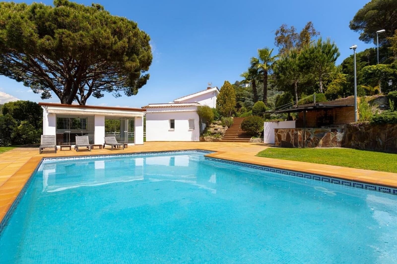 3 soverom Villa til salgs i Alella med svømmebasseng garasje - € 1 350 000 (Ref: 9153361)