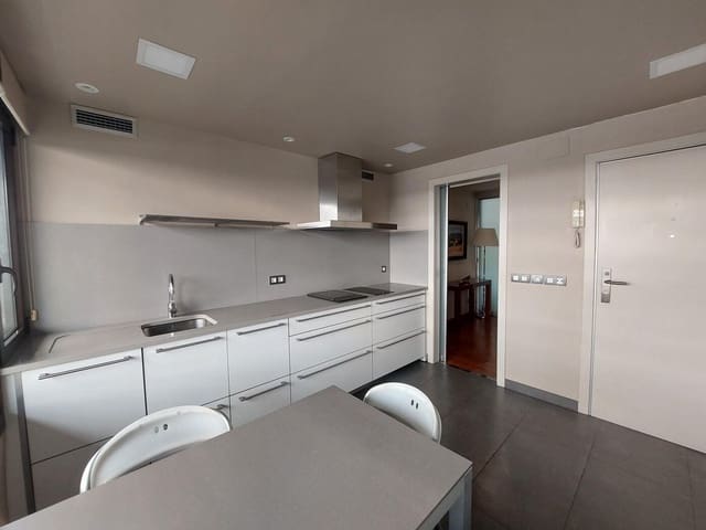 Commercieel te koop in Barcelona stad - € 530.000 (Ref: 9158688)