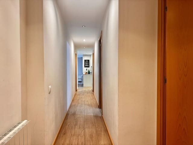 4 soveværelse Lejlighed til salg i Barcelona by - € 425.000 (Ref: 9158833)