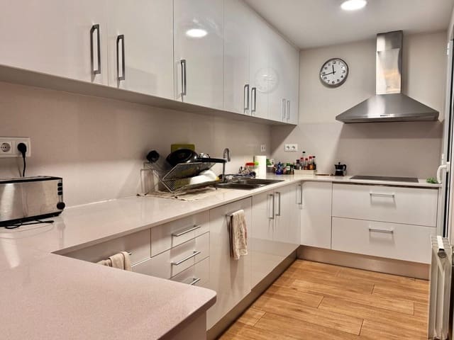 4 soveværelse Lejlighed til salg i Barcelona by - € 425.000 (Ref: 9158833)