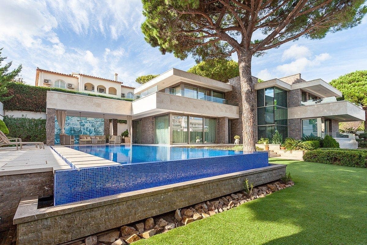 4 soveværelse Villa til salg i Platja d'Aro med swimmingpool garage - € 3.470.000 (Ref: 9180471)