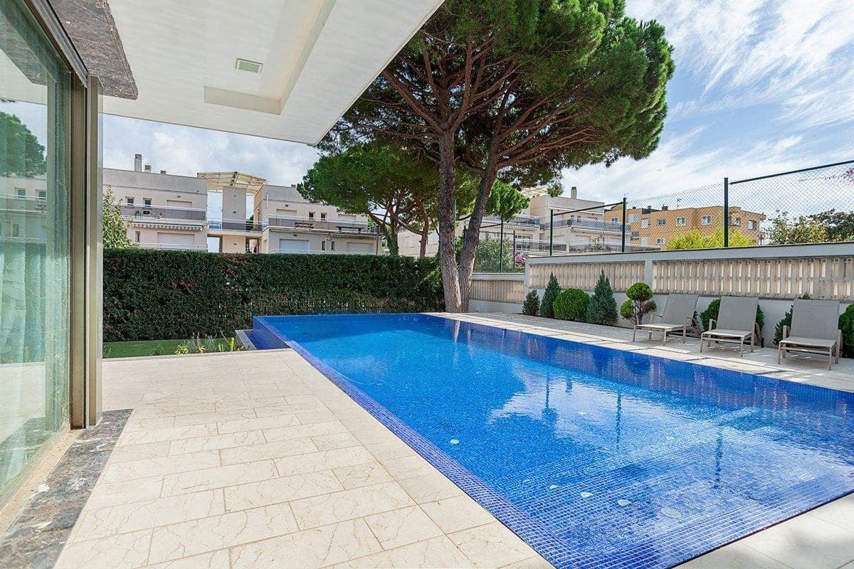 4 soveværelse Villa til salg i Platja d'Aro med swimmingpool garage - € 3.470.000 (Ref: 9180471)