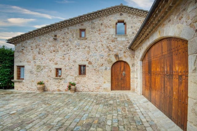 5 soverom Villa til salgs i S'Agaro, Castell-Platja d'Aro med svømmebasseng garasje - € 2 950 000 (Ref: 9181511)