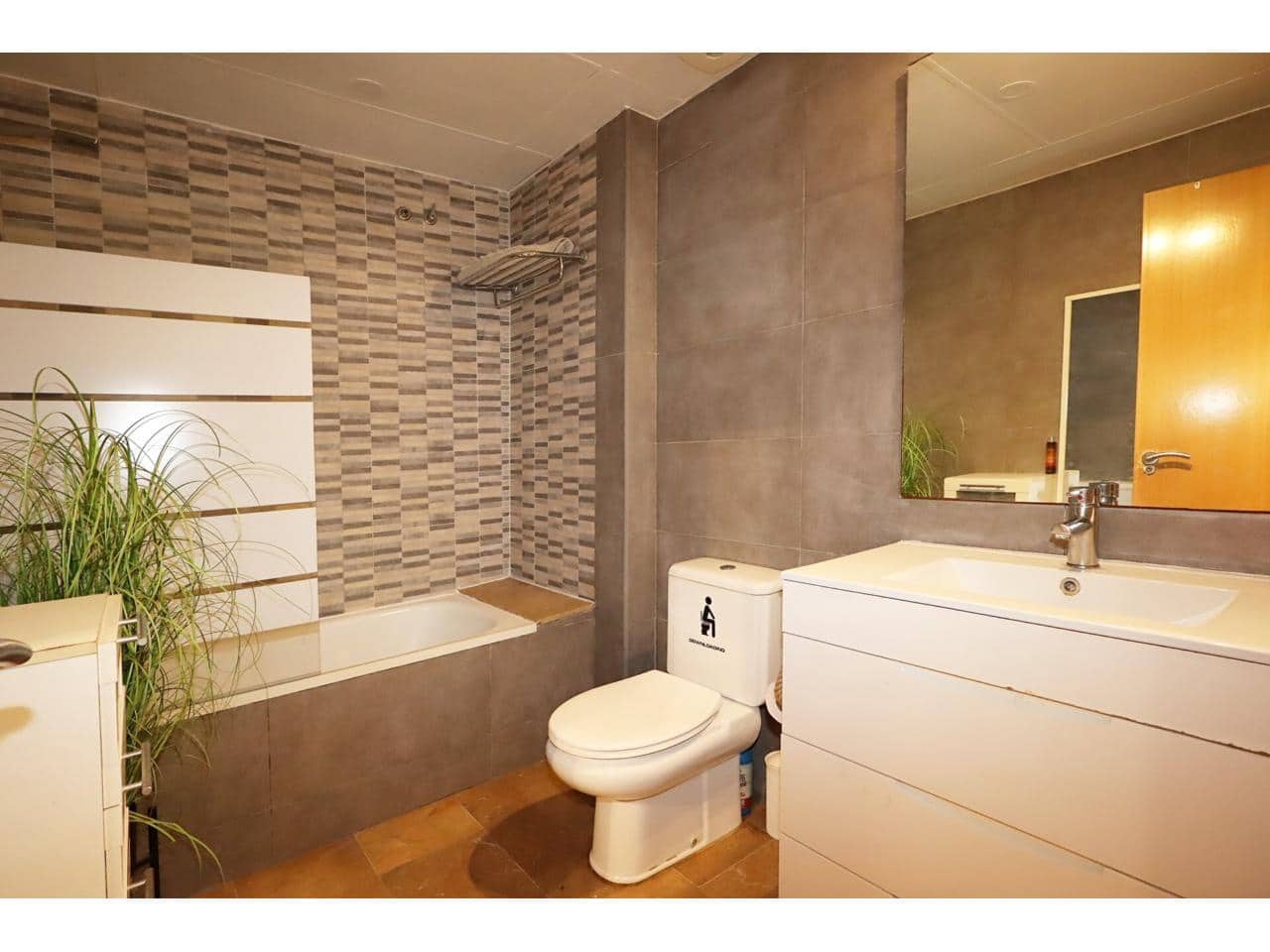 3 soverom Leilighet til salgs i Lloret de Mar med svømmebasseng garasje - € 325 000 (Ref: 9186091)