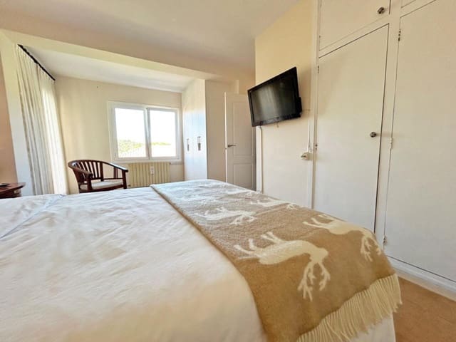 4 sypialnia Finka/Dom wiejski na sprzedaż w Lloret de Mar z basenem garażem - 595 000 € (Ref: 9186159)