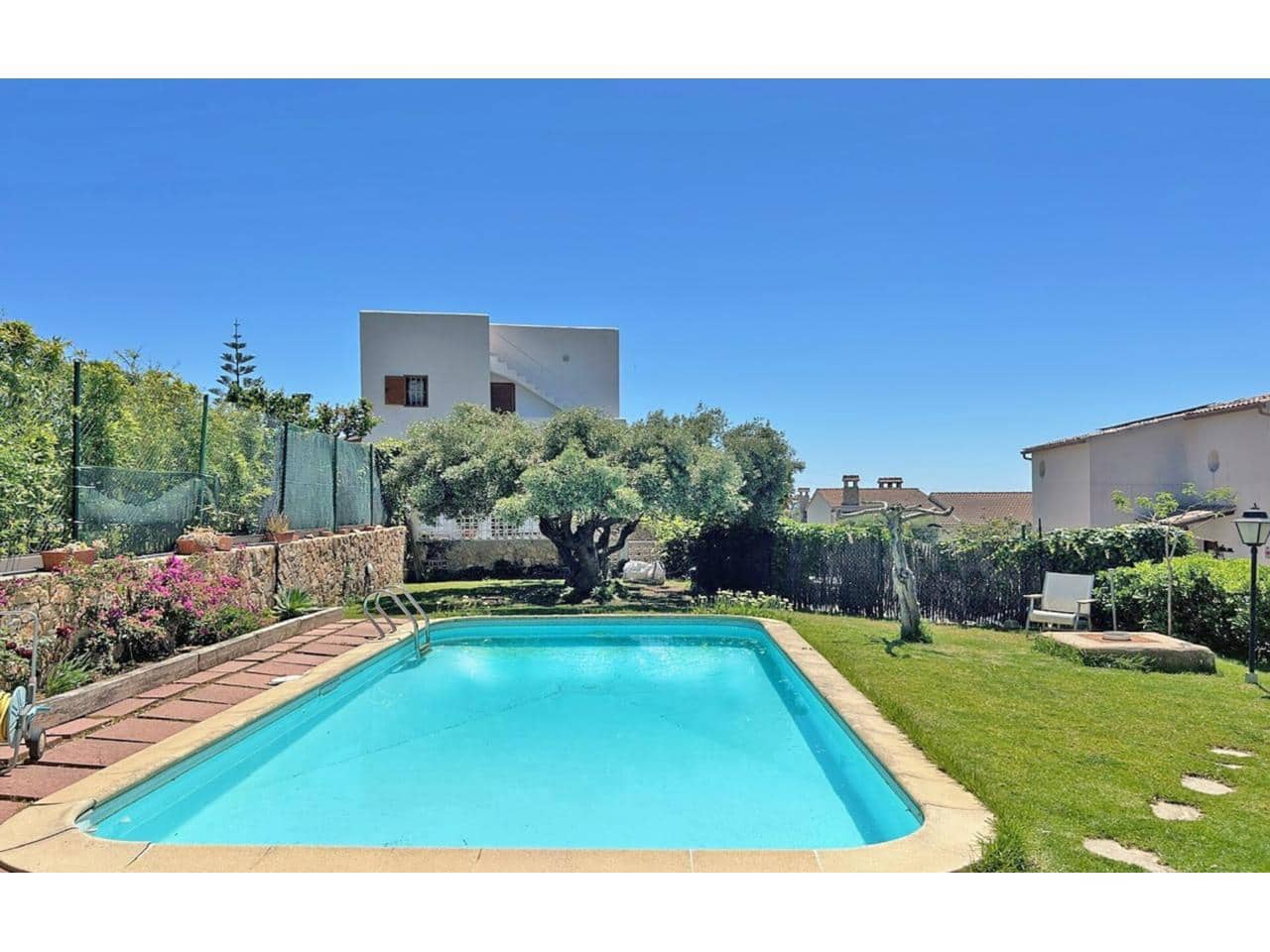 4 sypialnia Finka/Dom wiejski na sprzedaż w Lloret de Mar z basenem garażem - 595 000 € (Ref: 9186159)