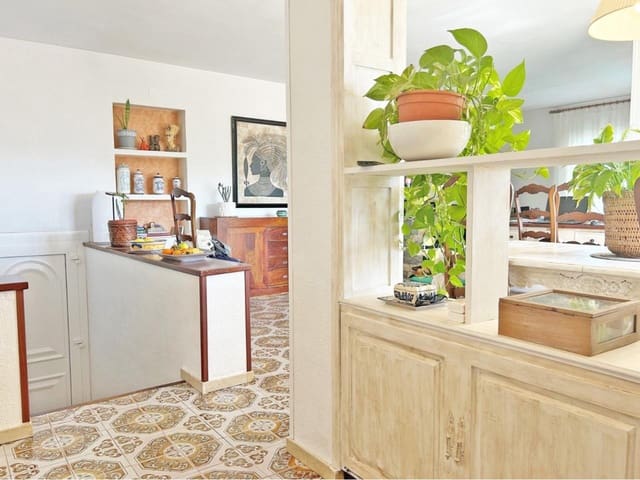 4 sypialnia Finka/Dom wiejski na sprzedaż w Lloret de Mar z basenem garażem - 595 000 € (Ref: 9186159)