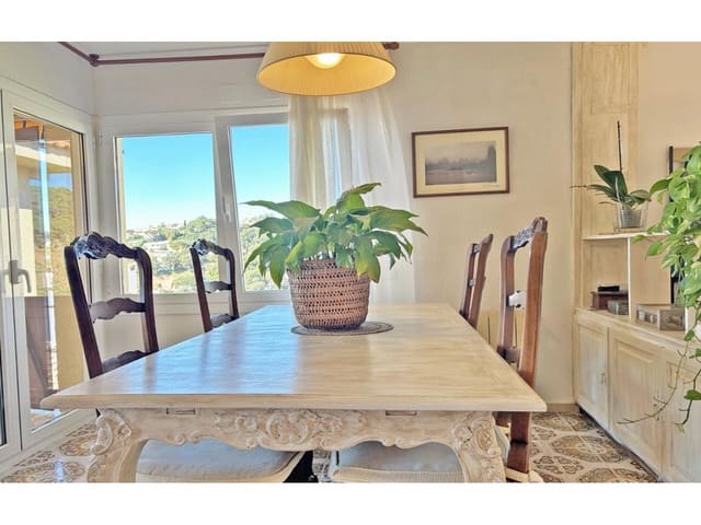 4 sypialnia Finka/Dom wiejski na sprzedaż w Lloret de Mar z basenem garażem - 595 000 € (Ref: 9186159)