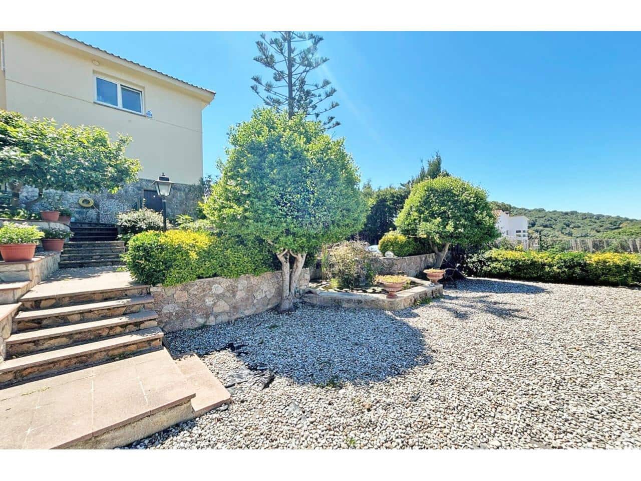 4 sypialnia Finka/Dom wiejski na sprzedaż w Lloret de Mar z basenem garażem - 595 000 € (Ref: 9186159)