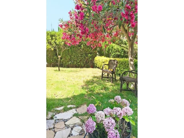 4 sypialnia Finka/Dom wiejski na sprzedaż w Lloret de Mar z basenem garażem - 595 000 € (Ref: 9186159)