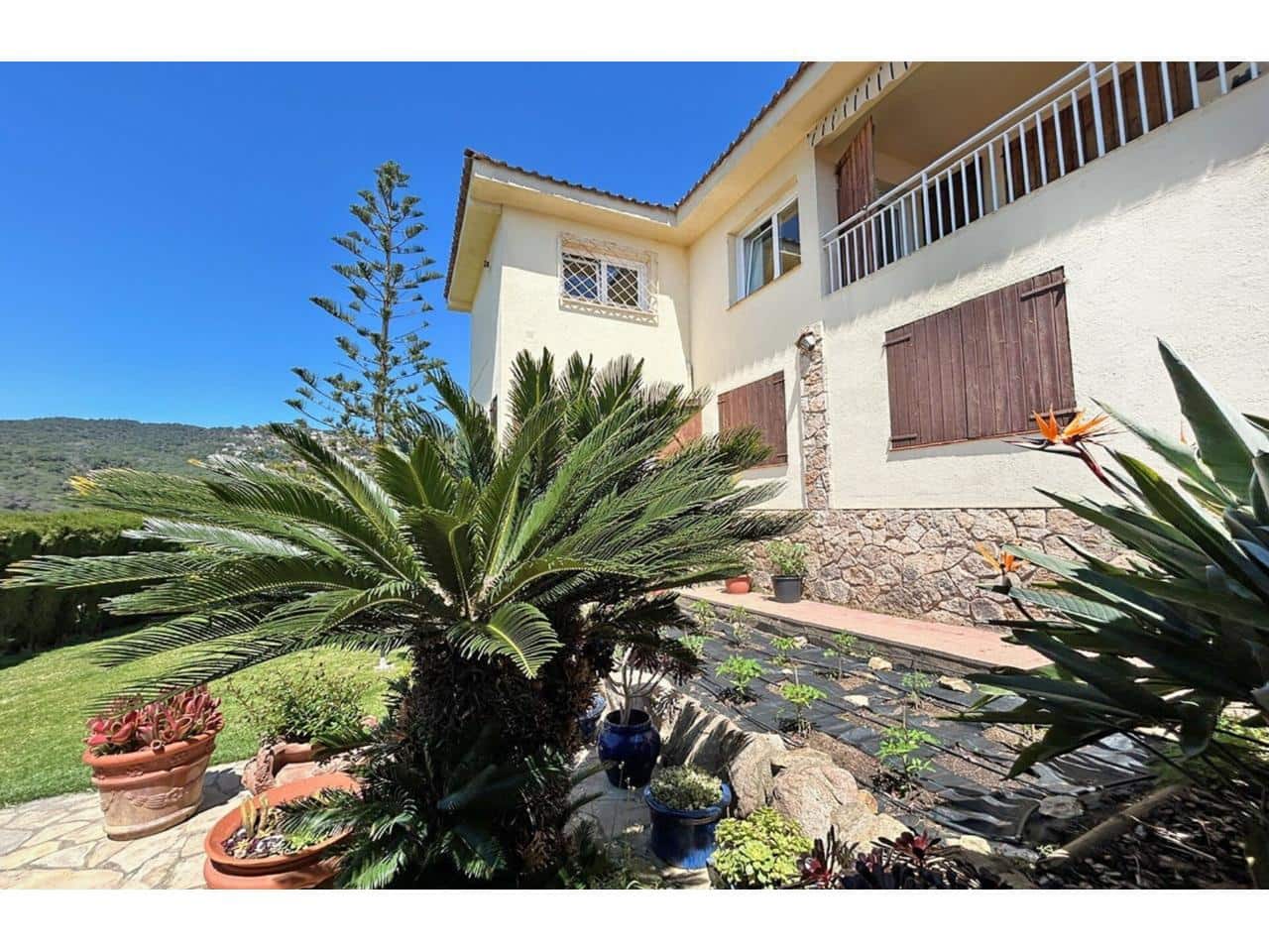 4 sypialnia Finka/Dom wiejski na sprzedaż w Lloret de Mar z basenem garażem - 595 000 € (Ref: 9186159)