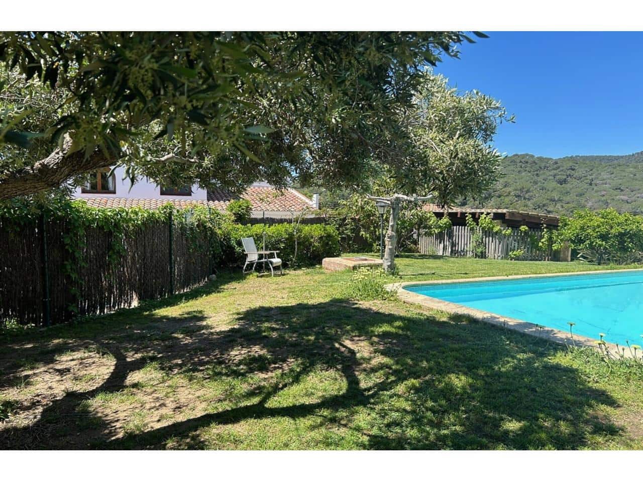 4 sypialnia Finka/Dom wiejski na sprzedaż w Lloret de Mar z basenem garażem - 595 000 € (Ref: 9186159)