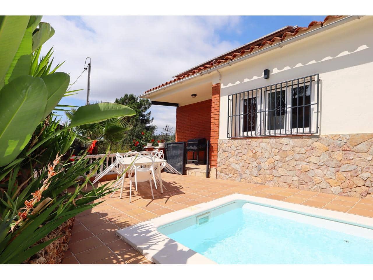 5 soveværelse Finca/Landehus til salg i Lloret de Mar med swimmingpool garage - € 425.000 (Ref: 9187446)