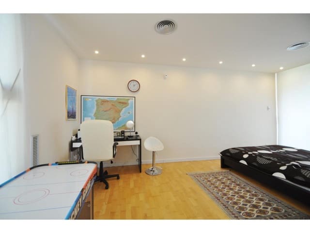 4 camera da letto Villa in vendita in Lloret de Mar con piscina garage - 900.000 € (Rif: 9187565)