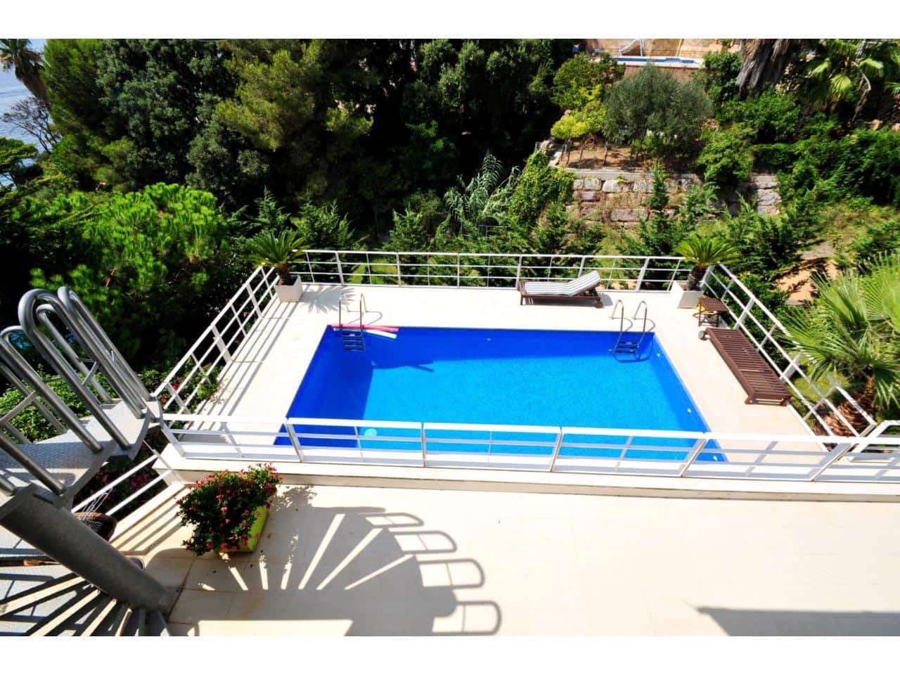 4 bedroom Villa for sale in Lloret de Mar with pool garage - € 900,000 (Ref: 9187565)