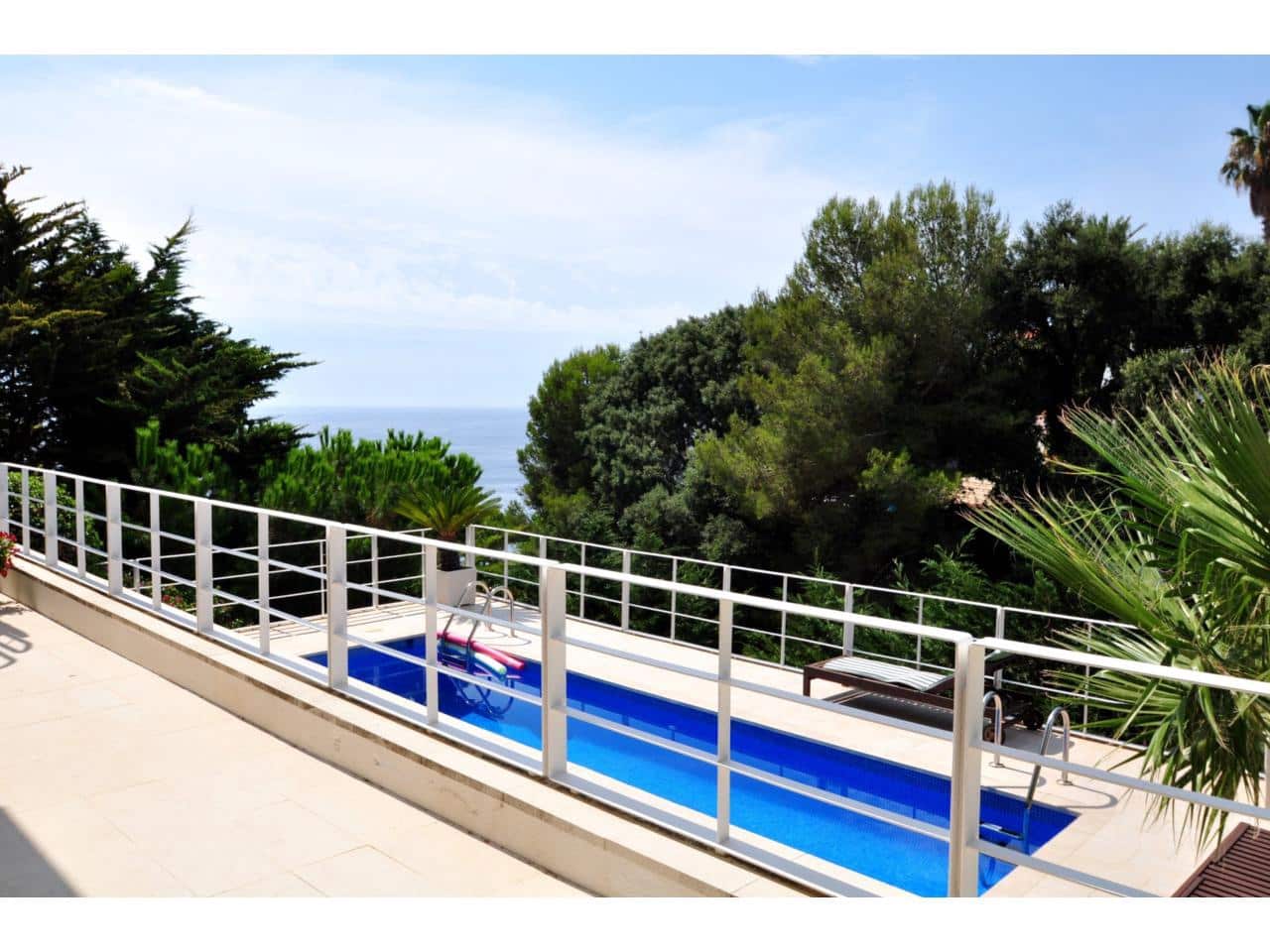 4 bedroom Villa for sale in Lloret de Mar with pool garage - € 900,000 (Ref: 9187565)