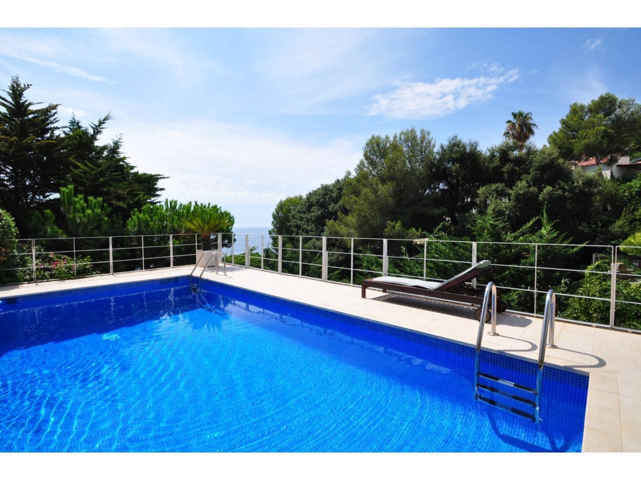 4 bedroom Villa for sale in Lloret de Mar with pool garage - € 900,000 (Ref: 9187565)