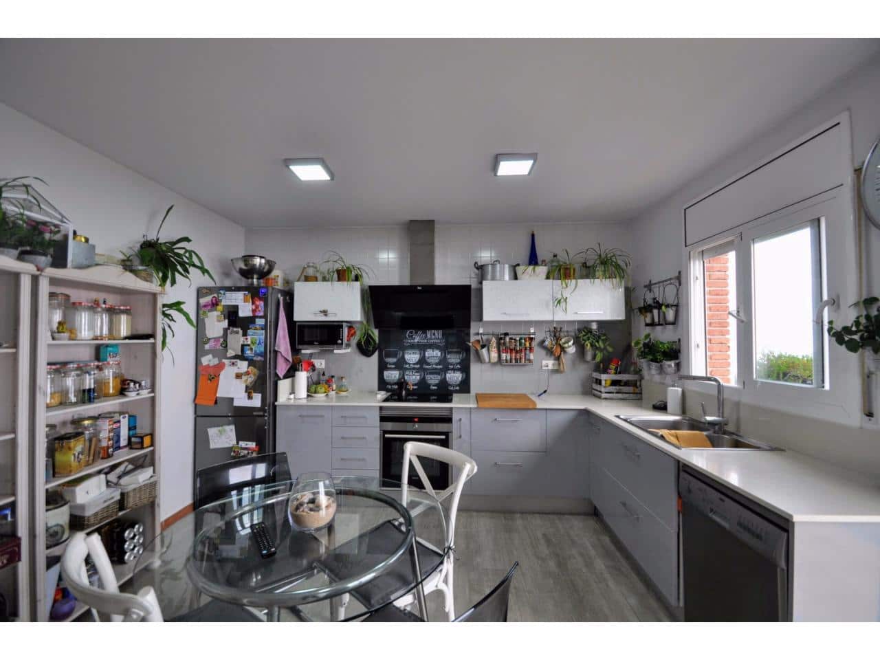 6 soveværelse Finca/Landehus til salg i Lloret de Mar med swimmingpool - € 670.000 (Ref: 9199774)