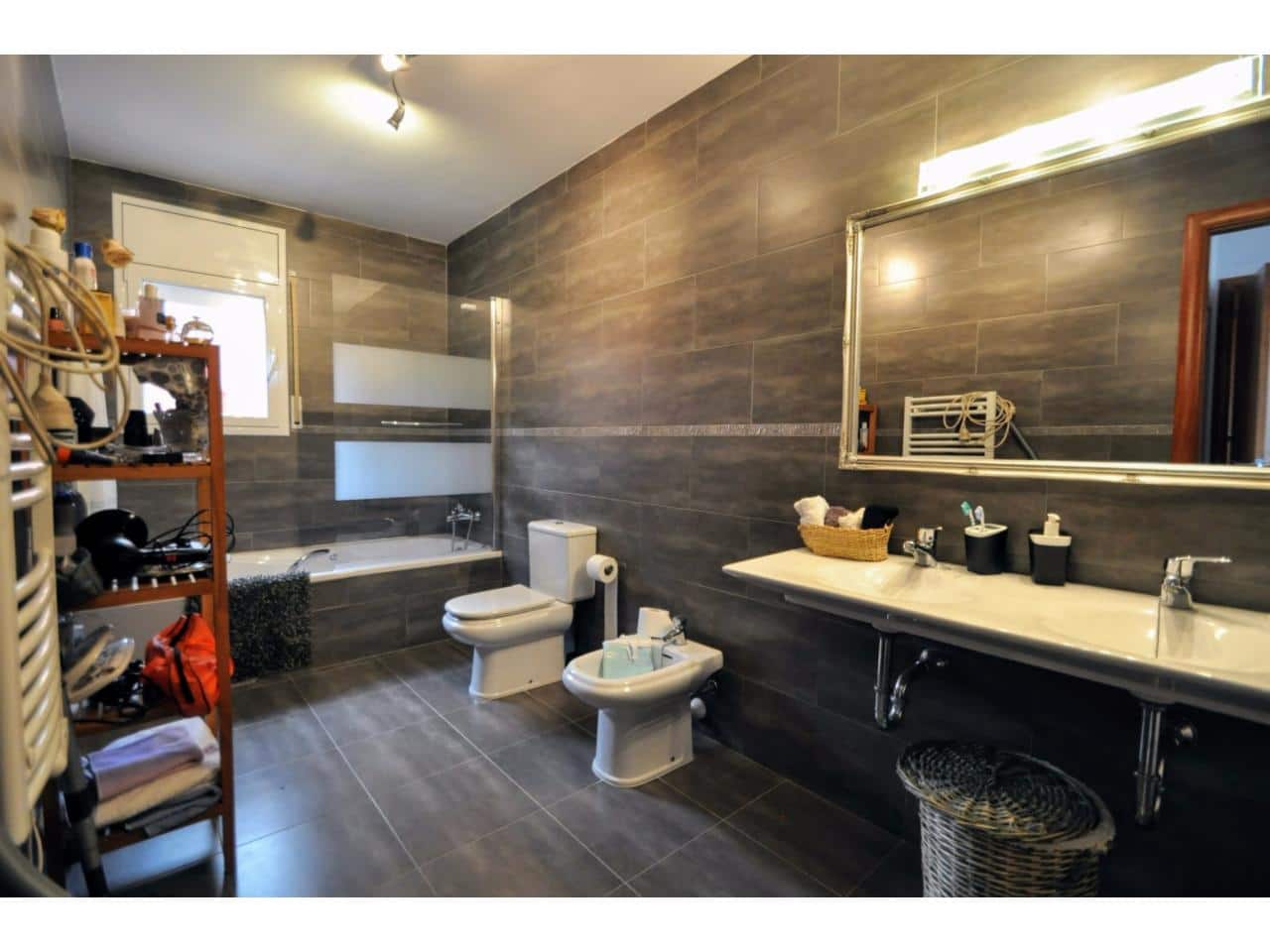 6 soveværelse Finca/Landehus til salg i Lloret de Mar med swimmingpool - € 670.000 (Ref: 9199774)