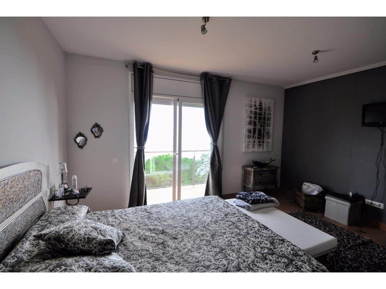 6 soveværelse Finca/Landehus til salg i Lloret de Mar med swimmingpool - € 670.000 (Ref: 9199774)