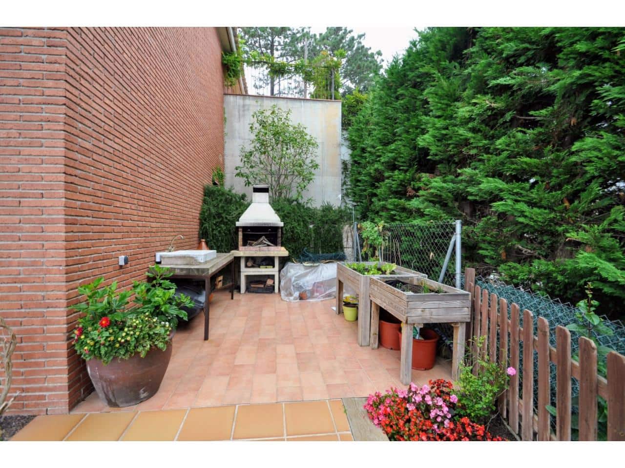 6 soveværelse Finca/Landehus til salg i Lloret de Mar med swimmingpool - € 670.000 (Ref: 9199774)