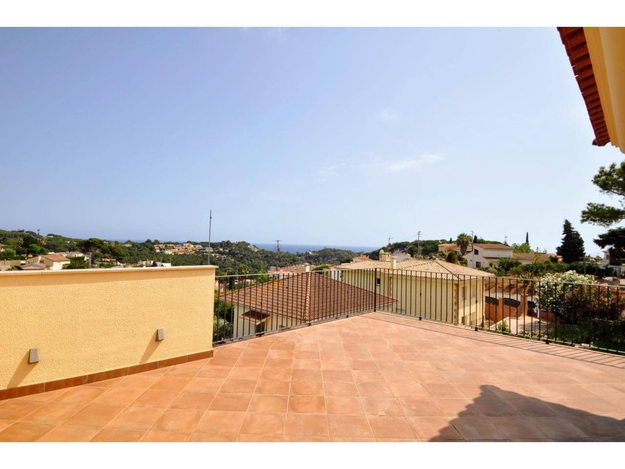 8 sypialnia Willa na sprzedaż w Lloret de Mar z basenem garażem - 1 250 000 € (Ref: 9199902)