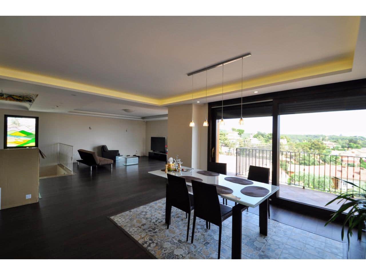 8 sypialnia Willa na sprzedaż w Lloret de Mar z basenem garażem - 1 250 000 € (Ref: 9199902)