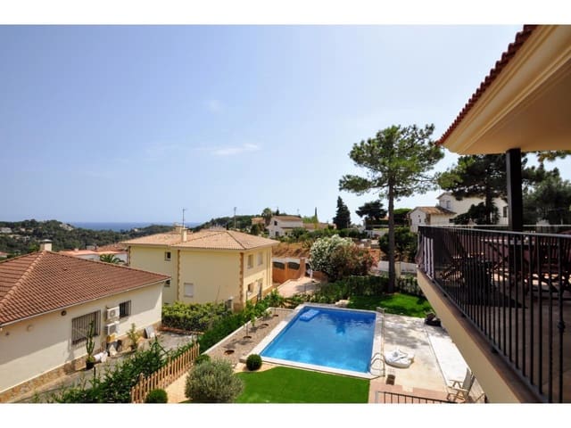 8 sypialnia Willa na sprzedaż w Lloret de Mar z basenem garażem - 1 250 000 € (Ref: 9199902)