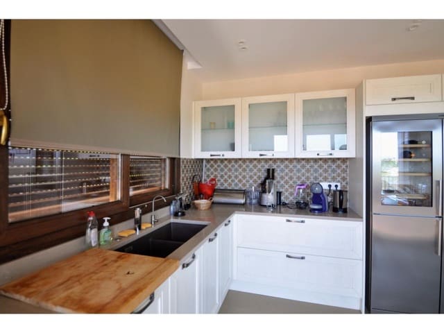 8 sypialnia Willa na sprzedaż w Lloret de Mar z basenem garażem - 1 250 000 € (Ref: 9199902)