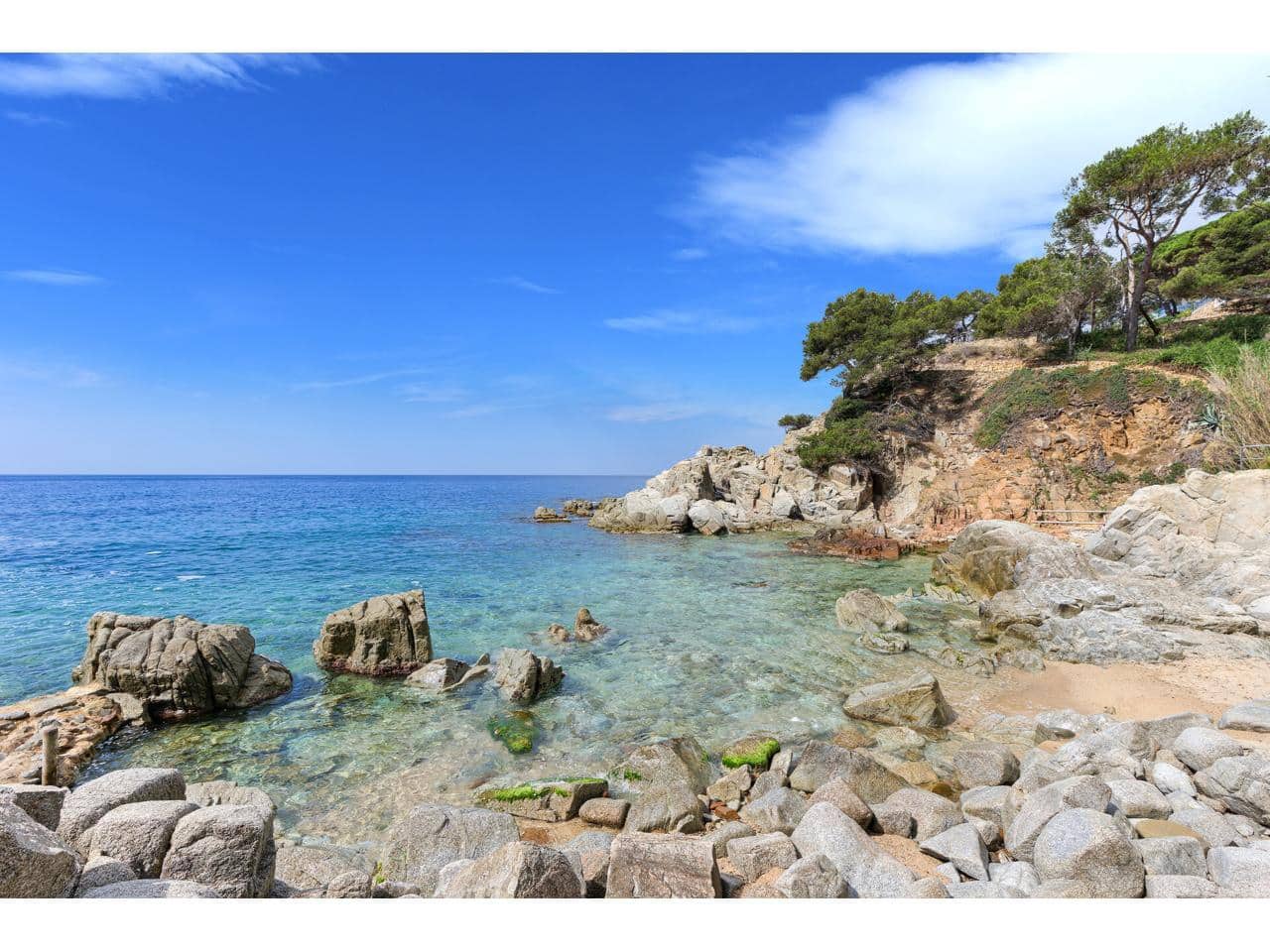 4 sovrum Villa till salu i Lloret de Mar med pool garage - 2 950 000 € (Ref: 9205665)