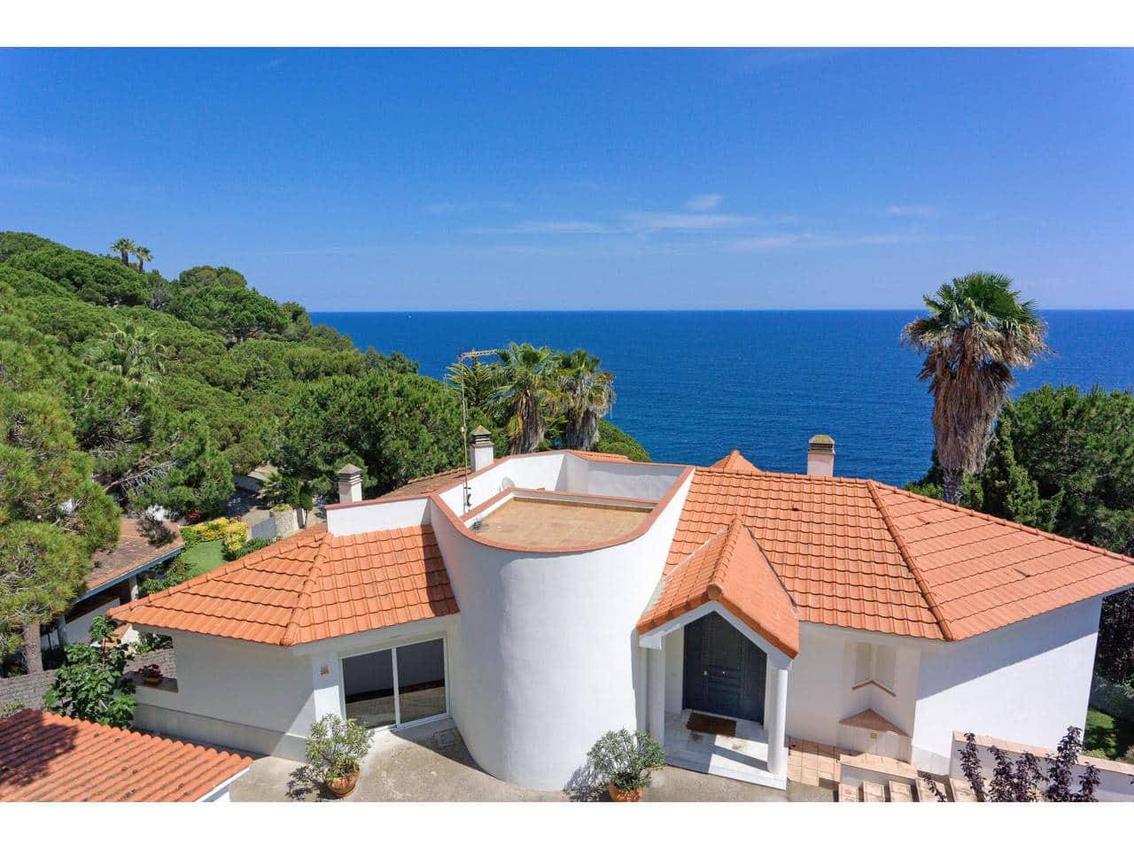 4 sovrum Villa till salu i Lloret de Mar med pool garage - 2 950 000 € (Ref: 9205665)