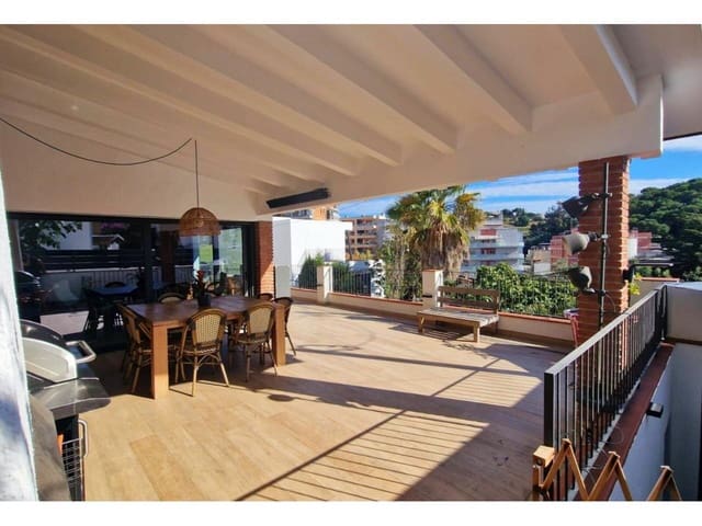 4 bedroom Finca/Country House for sale in Lloret de Mar with garage - € 615,000 (Ref: 9215741)