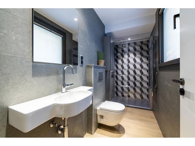 4 bedroom Finca/Country House for sale in Lloret de Mar with garage - € 615,000 (Ref: 9215741)