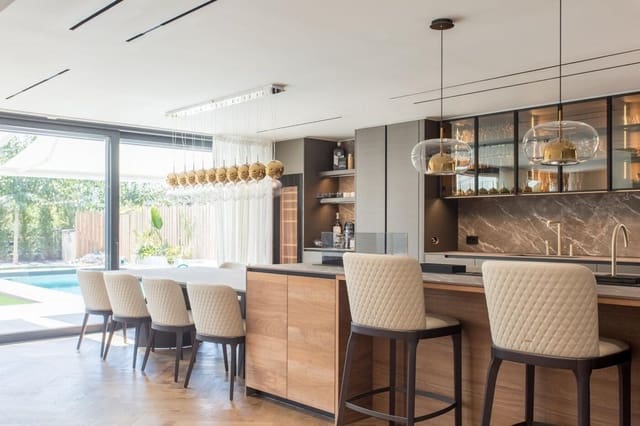 5 bedroom Villa for sale in Sant Andreu de Llavaneres with pool garage - € 2,100,000 (Ref: 9219350)