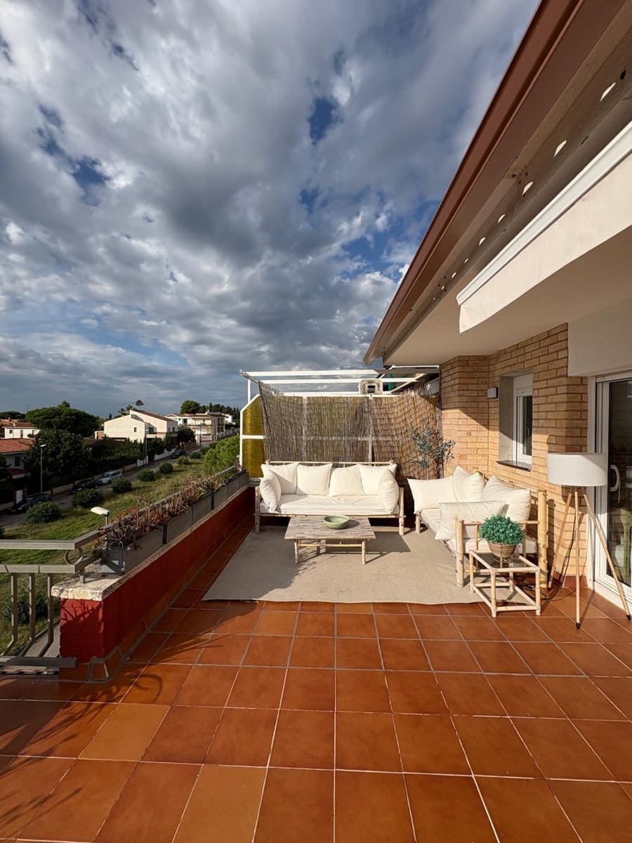 3 soverom Strandleiligheter til salgs i Coma-Ruga - € 196 000 (Ref: 9409681)