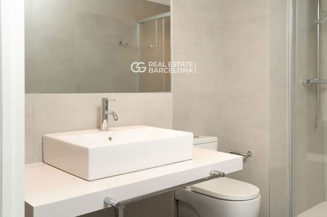 4 makuuhuone Asunto myytävänä paikassa Badalona mukana uima-altaan - 657 000 € (Ref: 9482254)