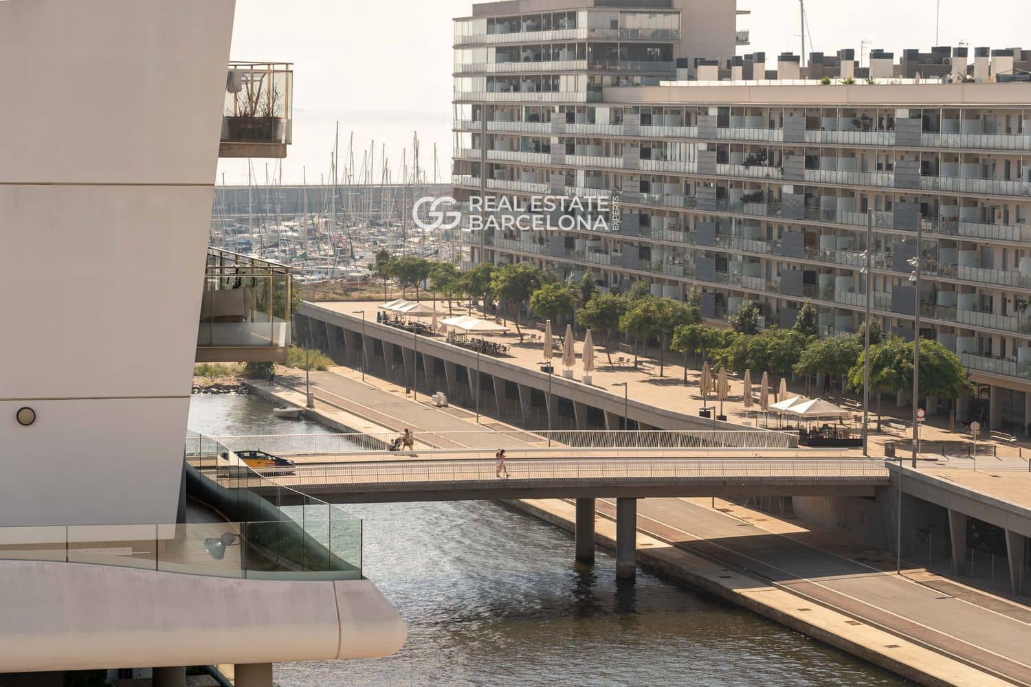 4 makuuhuone Asunto myytävänä paikassa Badalona mukana uima-altaan - 657 000 € (Ref: 9482254)