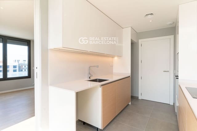 4 makuuhuone Asunto myytävänä paikassa Badalona mukana uima-altaan - 820 000 € (Ref: 9482255)