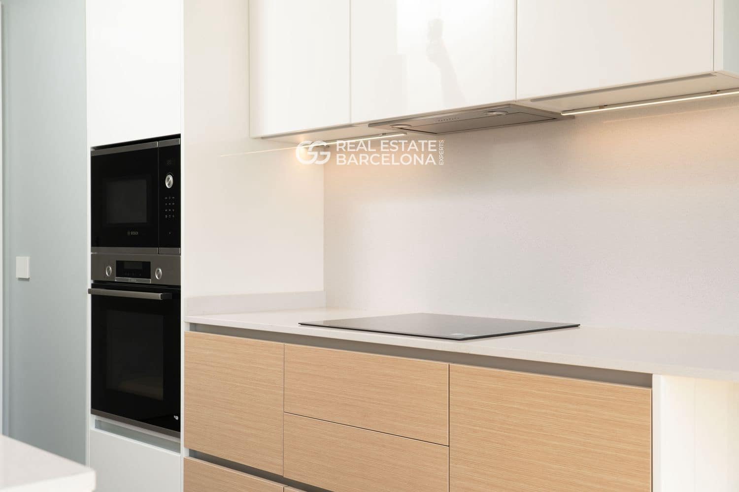 3 bedroom Flat for sale in Badalona with pool - € 547,500 (Ref: 9482256)