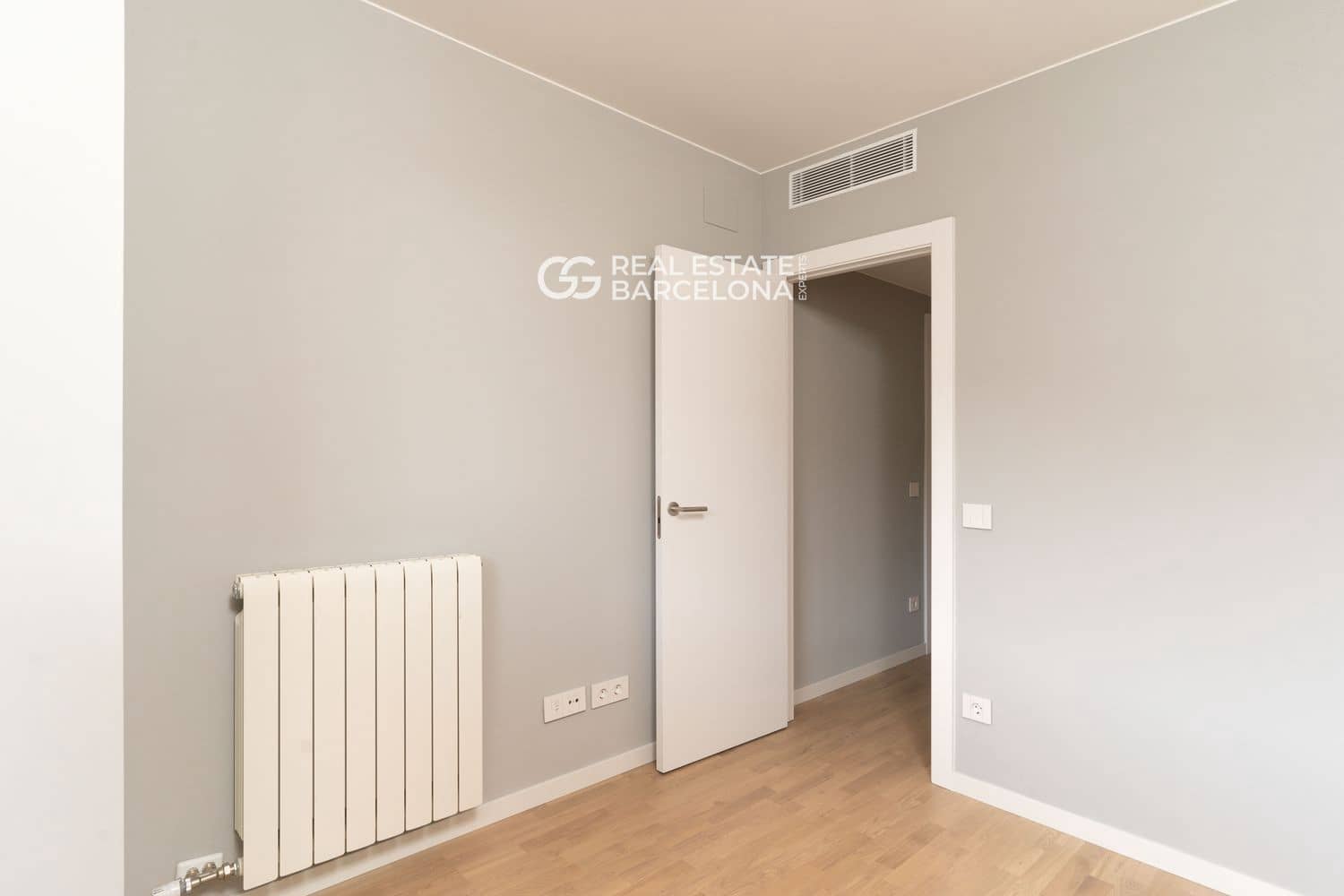 3 bedroom Flat for sale in Badalona with pool - € 547,500 (Ref: 9482256)