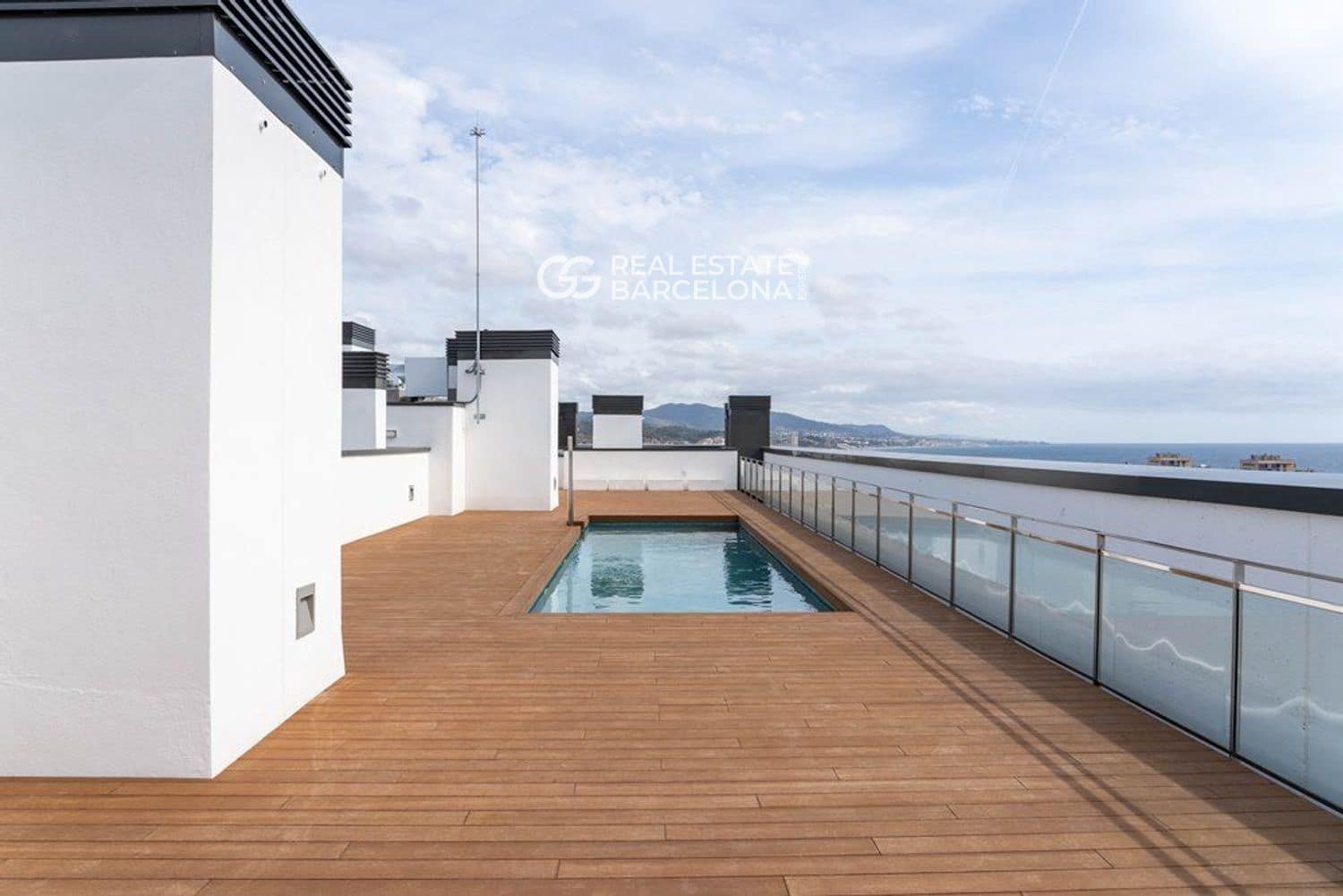 3 bedroom Flat for sale in Badalona with pool - € 547,500 (Ref: 9482256)