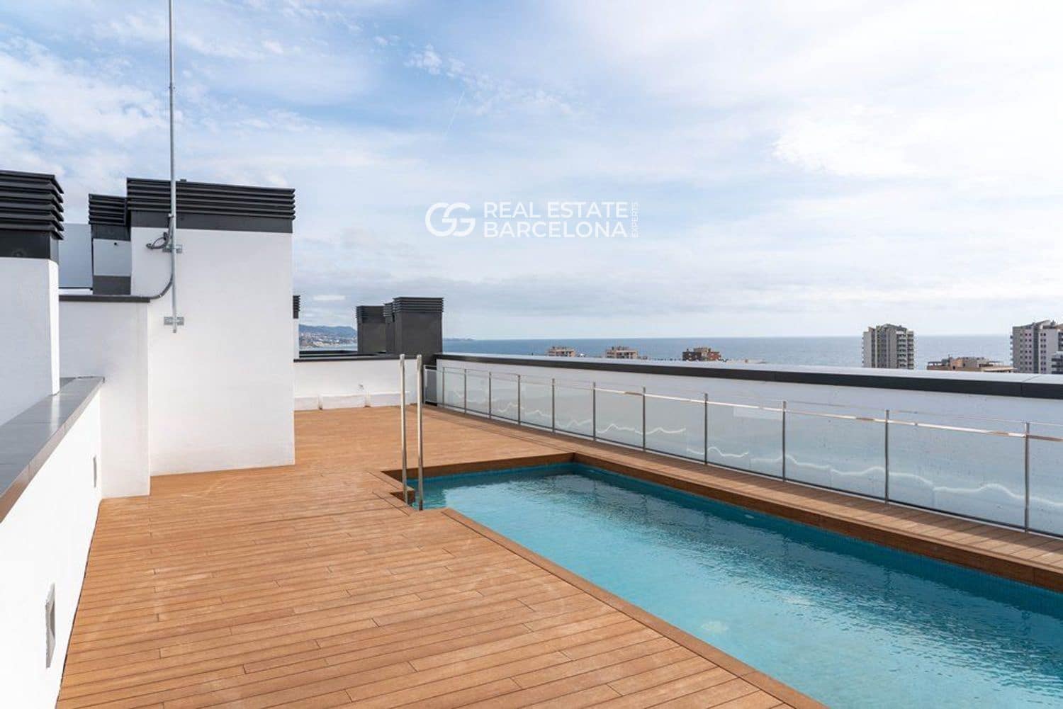 3 bedroom Flat for sale in Badalona with pool - € 547,500 (Ref: 9482256)