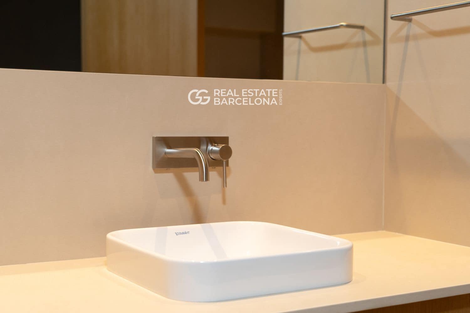 4 bedroom Flat for sale in Barcelona city with pool - € 1,690,000 (Ref: 9482261)