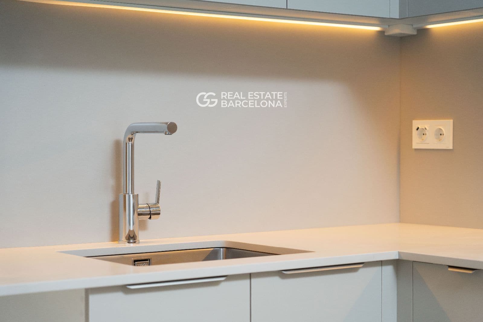 Piso de 3 habitaciones en Sabadell en venta con piscina - 401.000 € (Ref: 9482264)