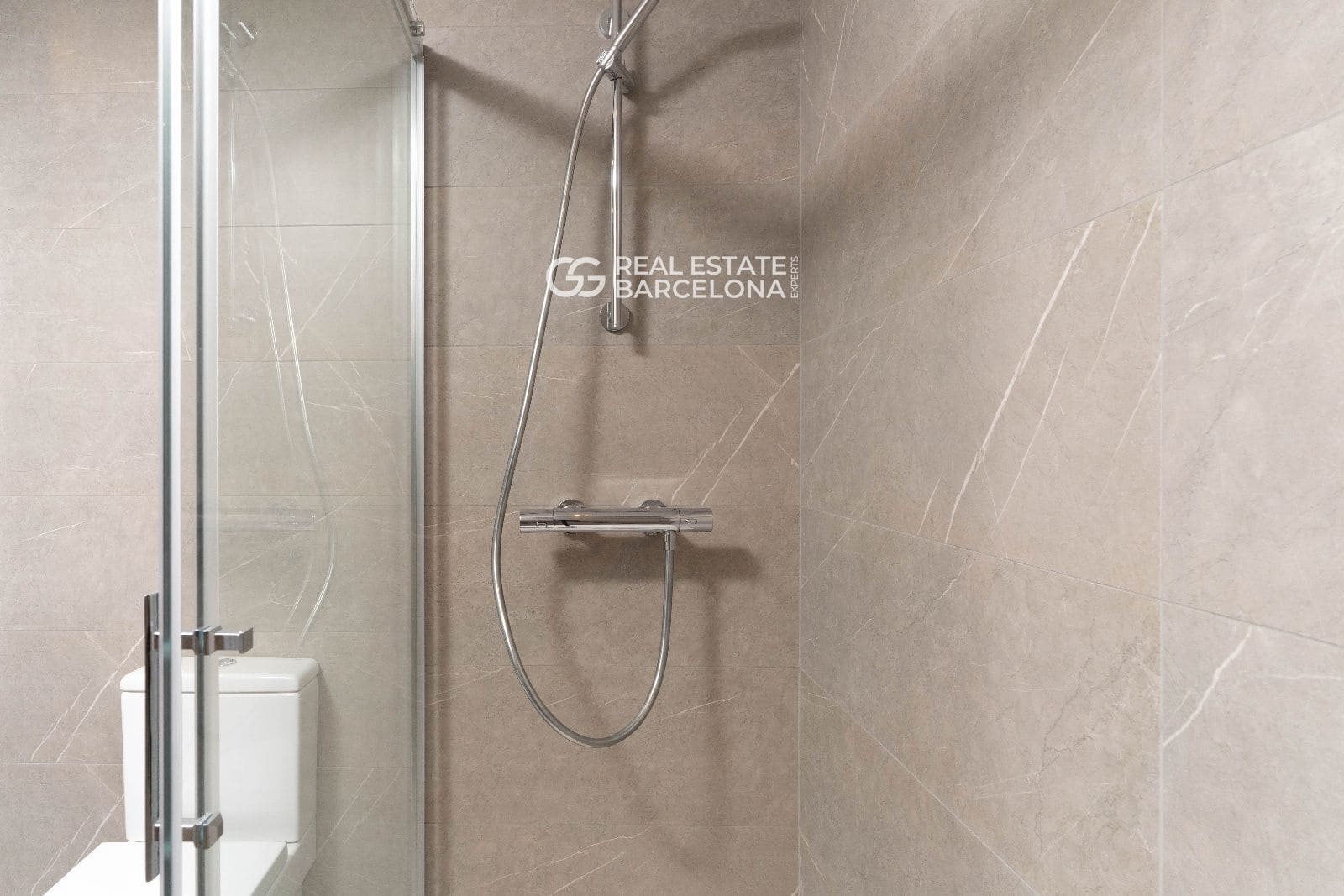 Piso de 3 habitaciones en Sabadell en venta con piscina - 337.000 € (Ref: 9482266)