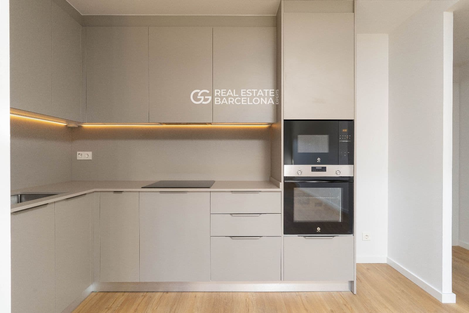 Piso de 3 habitaciones en Sabadell en venta con piscina - 340.500 € (Ref: 9482267)