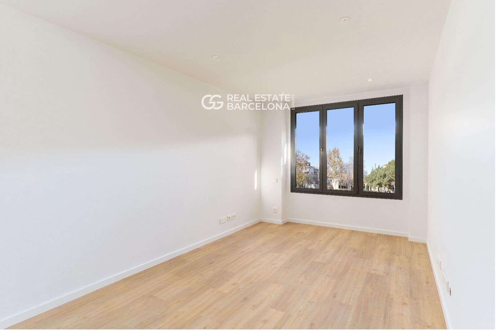 Piso de 3 habitaciones en Sabadell en venta con piscina - 340.500 € (Ref: 9482267)